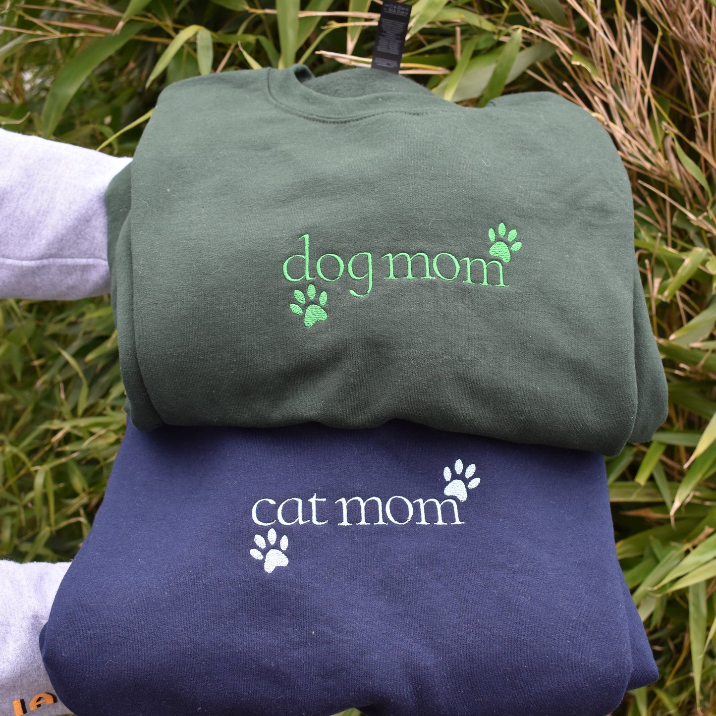 Embroidered Sweatshirt Dog and Cat Mom Sweater Gift Comfy Women's and Men's Pullover Present Unisex Hoodie Animal Lovers Custom Crewneck