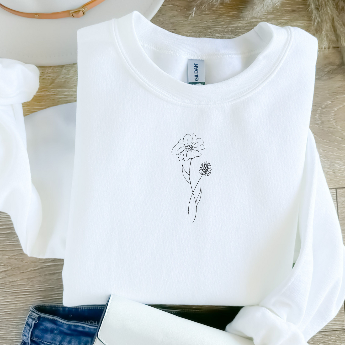 Embroidered Sweatshirt Flower Womens Sweater Gift Comfy Pullover Unisex Hoodie Embroidered Custom Crewneck Sweatshirt for Mom