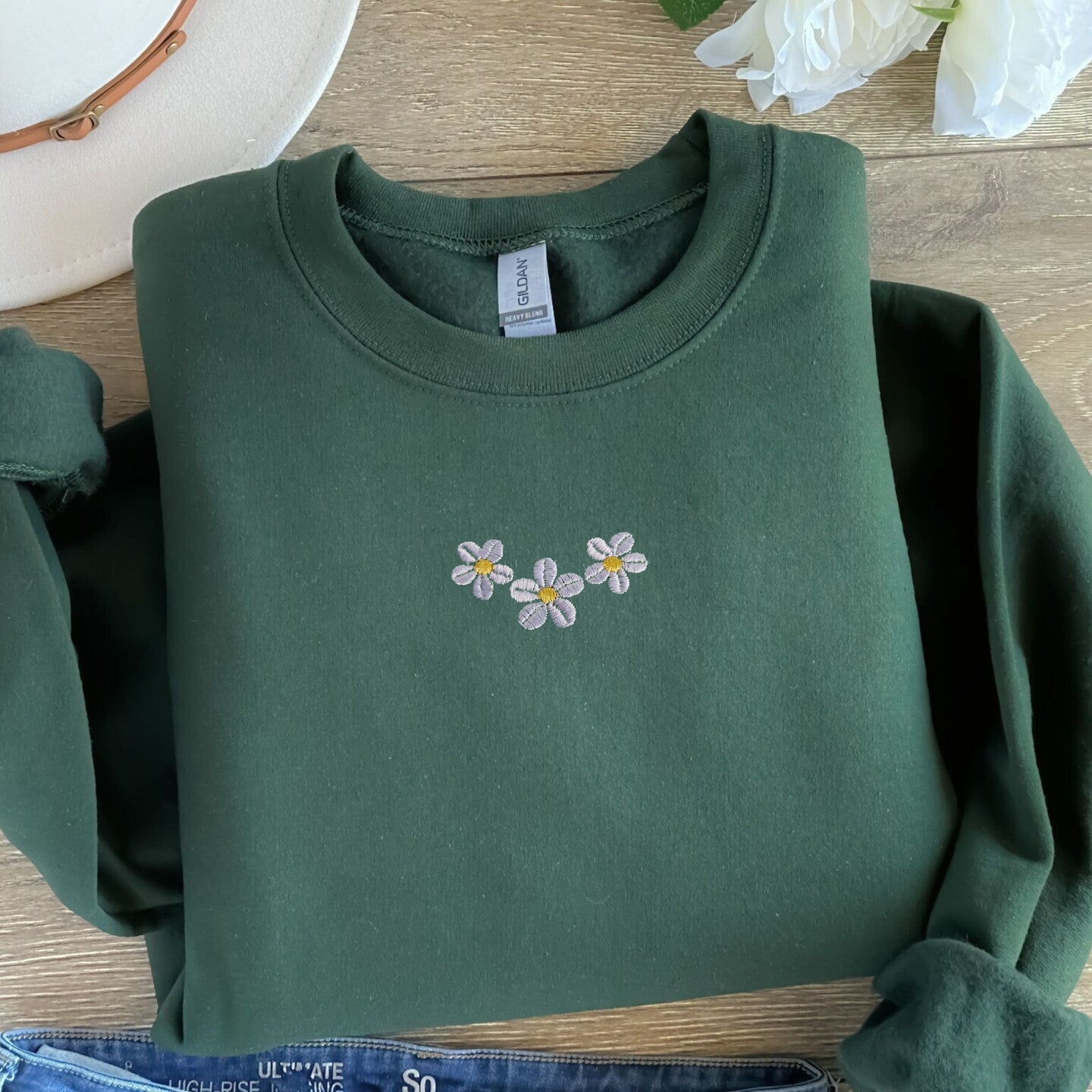 Embroidered Daisy Sweatshirt Gardner Sweater Gift Comfy Pullover Unisex Hoodie Embroidered Custom Crewneck Sweatshirt for Women