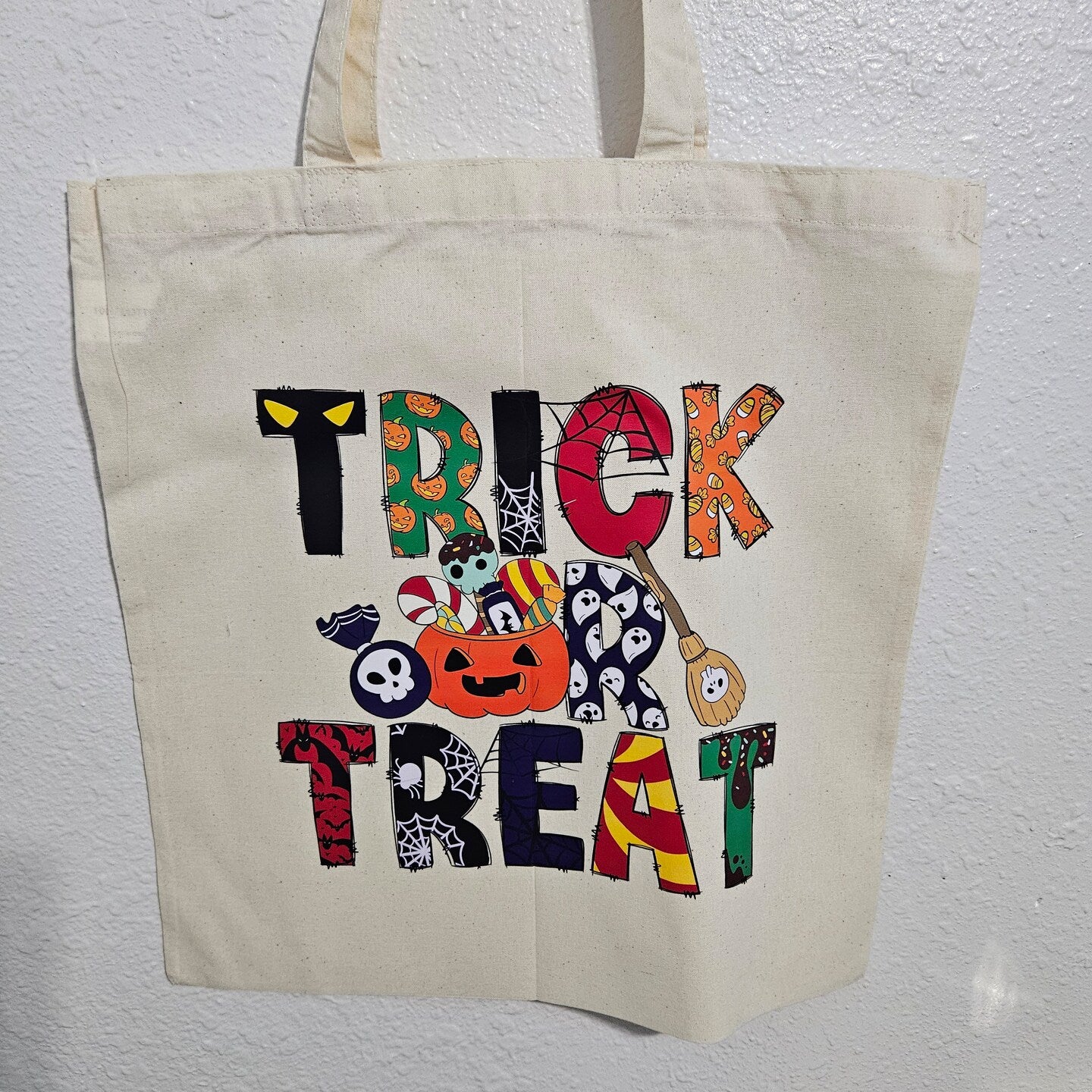 Halloween Trick or Treat Bags with Printed Design - Perfect for Candy Hauls!