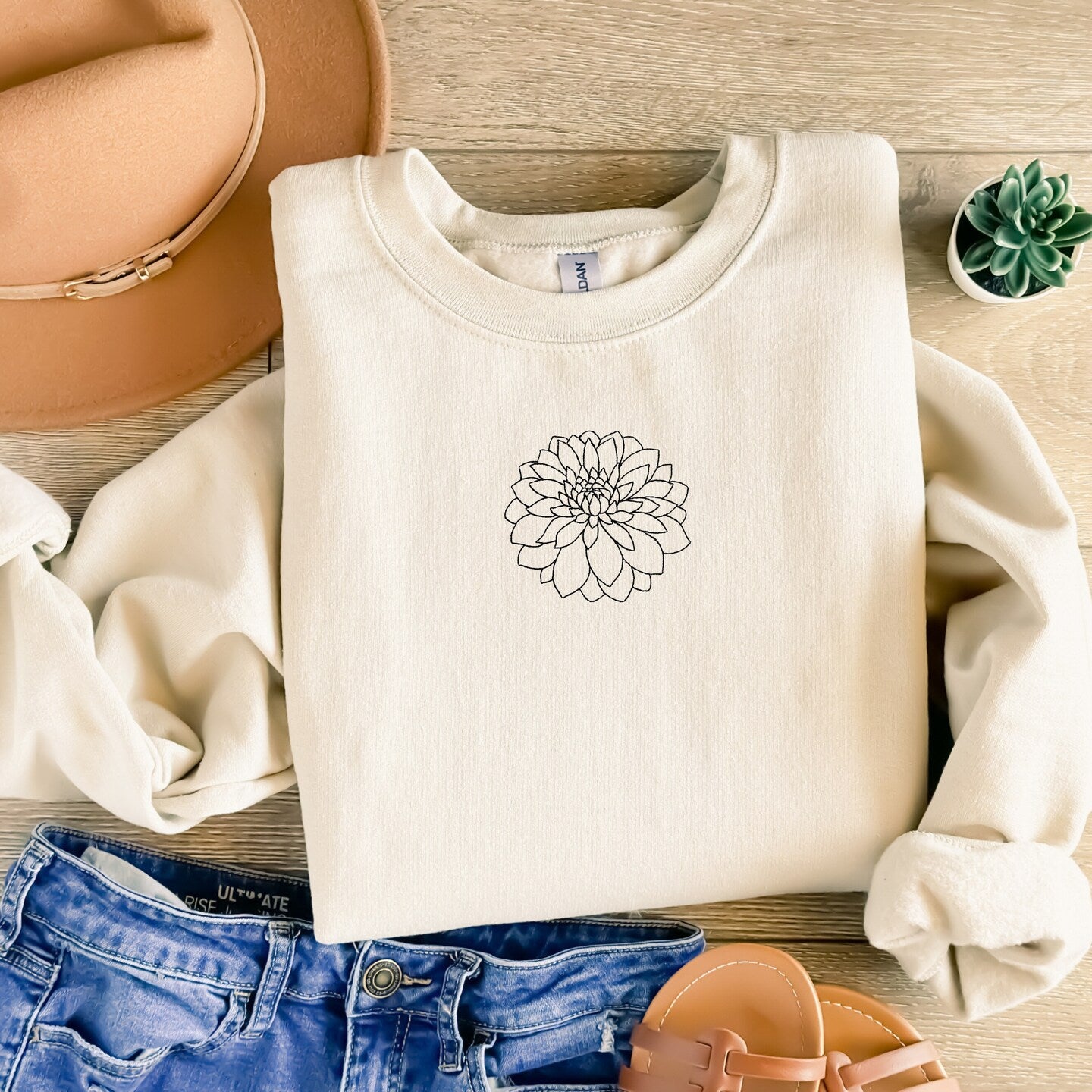 Embroidered Sweatshirt Dahlia Womens Sweater Gift Comfy Pullover Unisex Hoodie Embroidered Custom Crewneck Sweatshirt for Mom