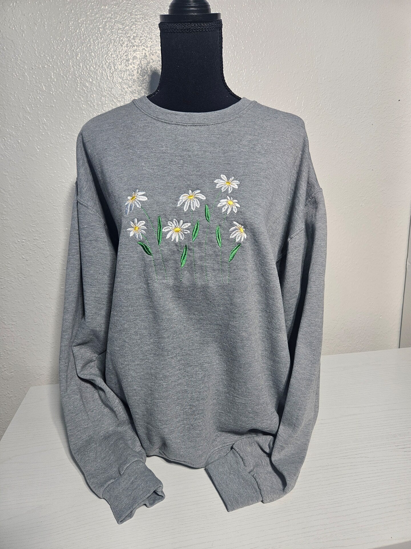 Embroidered Sweatshirt Daisies Flower Lover Sweater Gift Floral Pullover Gardner Present Unisex Hoodie Custom Crewneck