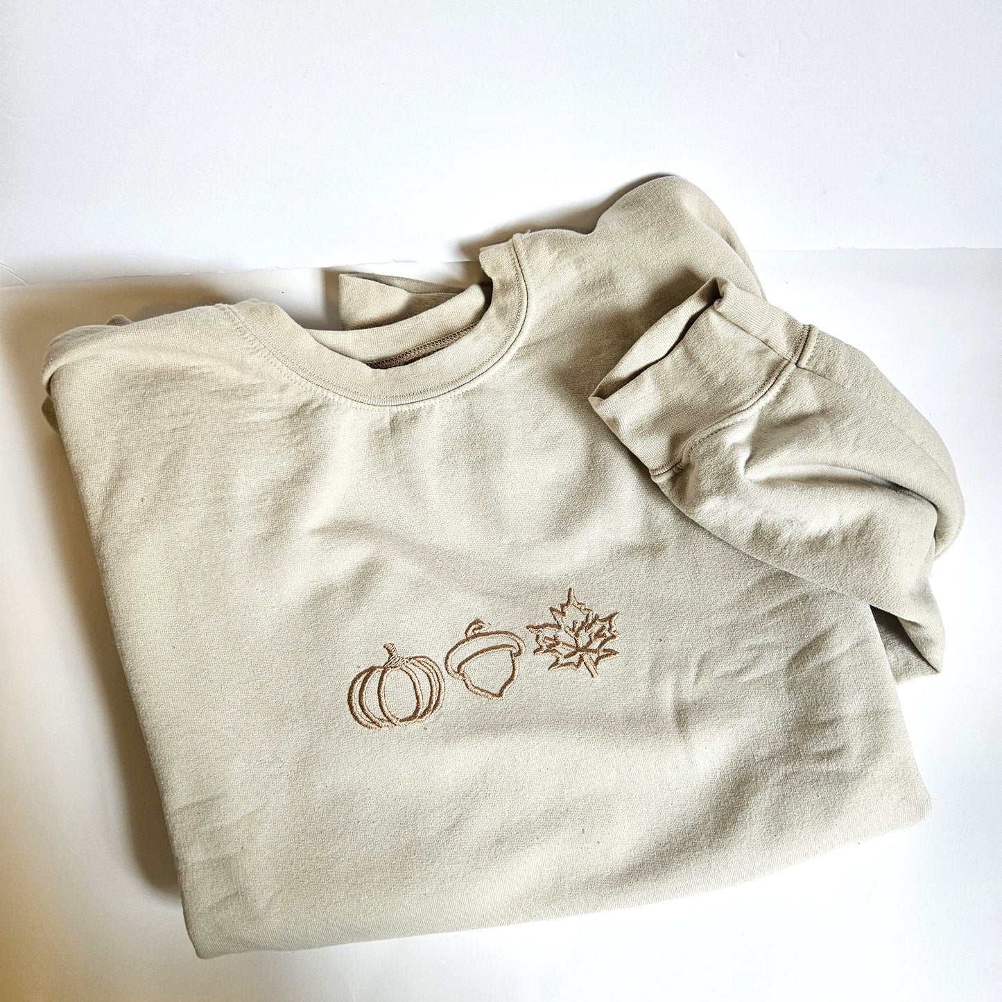 Embroidered Fall Sweatshirt Pumkin Acorn Leaf Womens Sweater Gift Comfy Pullover Unisex Hoodie Embroidered Custom Crewneck for Mom